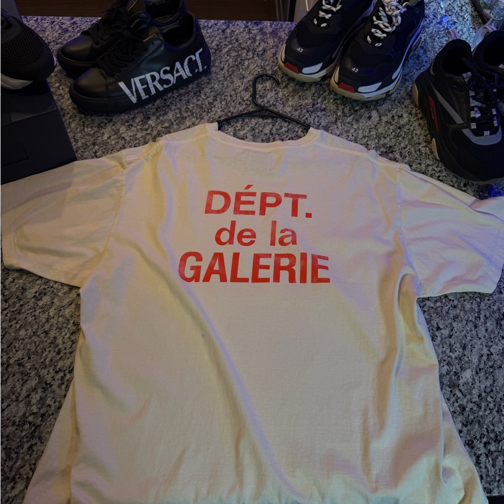 Gallery Dept Cream Tee with red Print